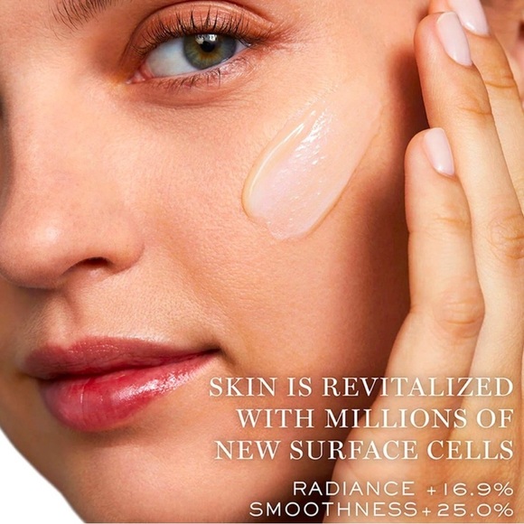 LANCÔME Absolue The Serum - 5 ML Travel Size - Picture 3 of 5